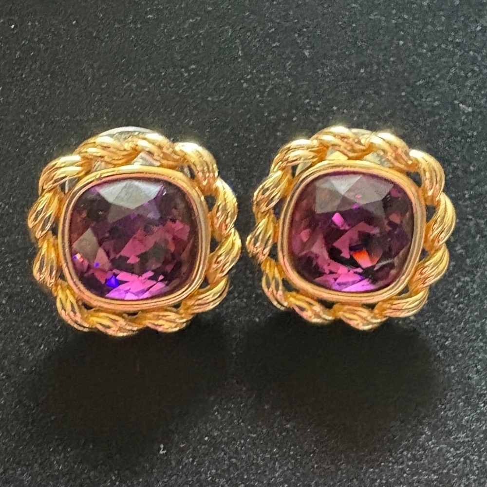 Vintage Swarovski SAL Purple Crystal Gold Tone Rope Bezel Stud Earrings Amethyst